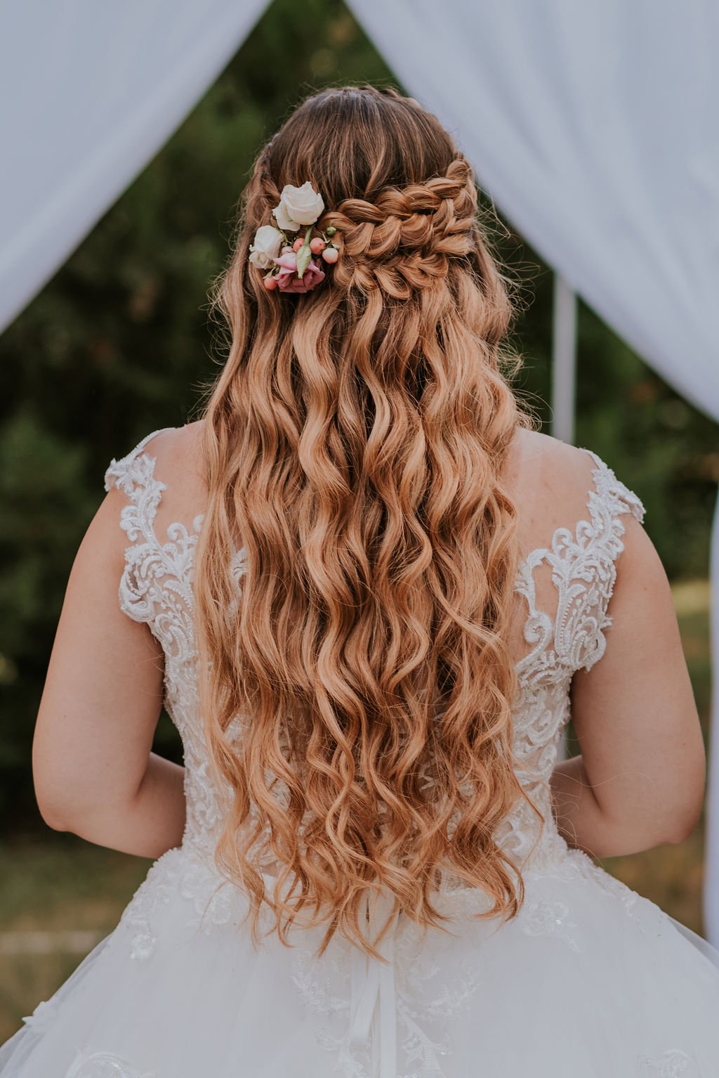 Esküvői frizurák hosszú hajból